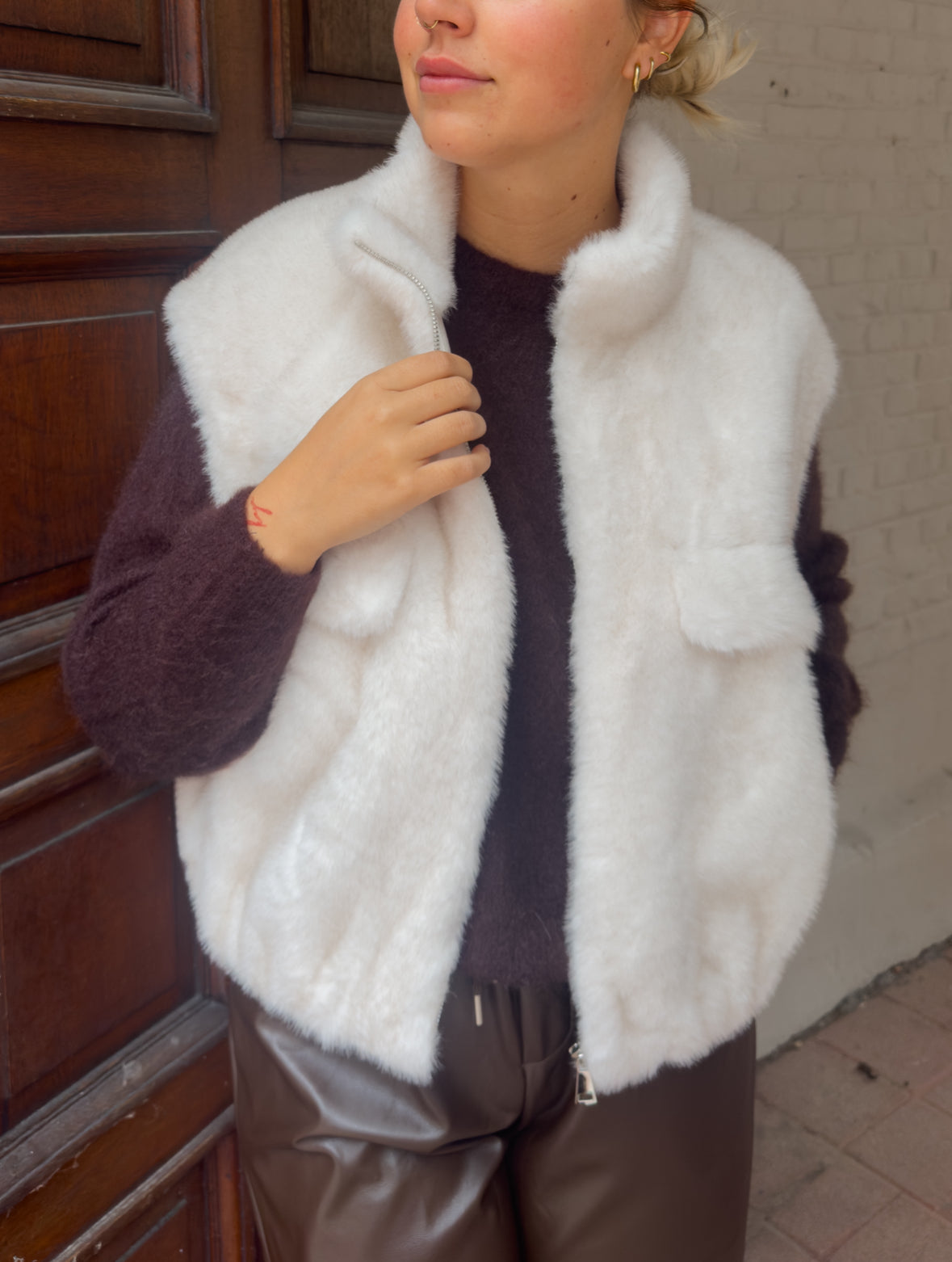 Gigi - faux fur bodywarmer ecru