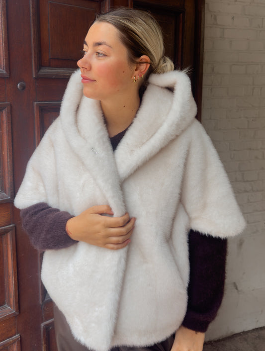 Gigi - faux fur jacket ecru
