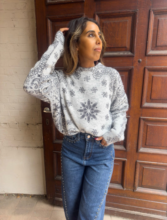 Paisley sweater grey
