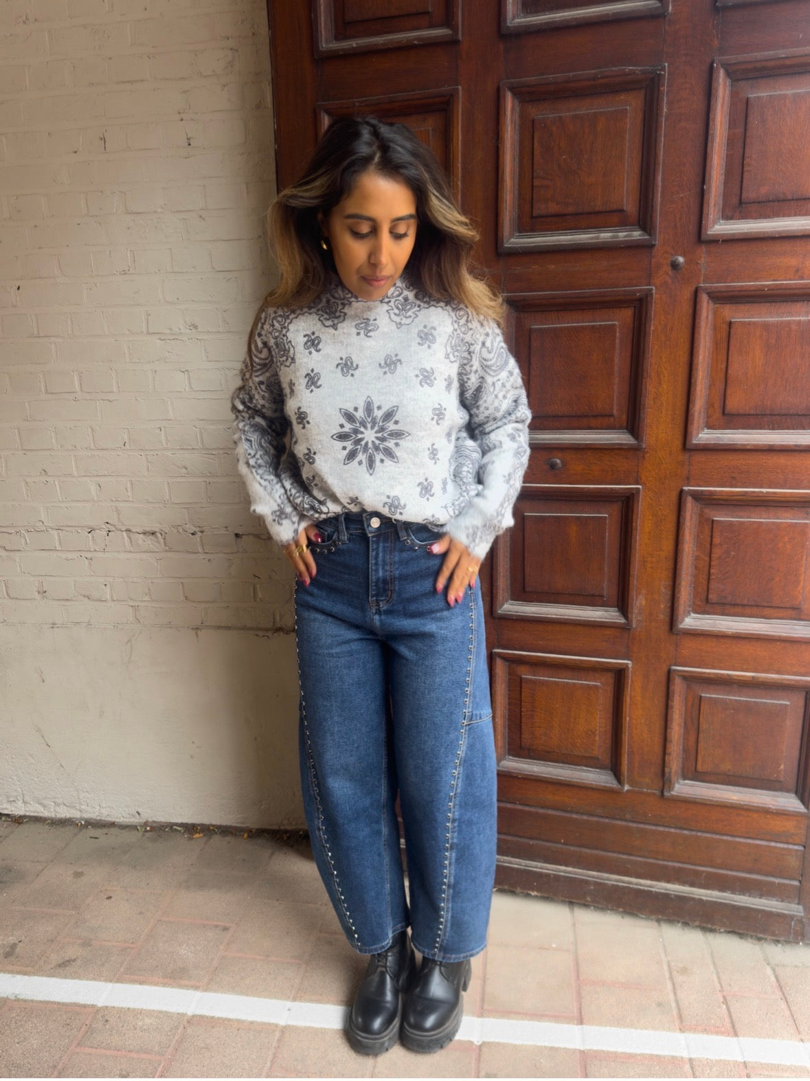 Kenzy barrel studded jeans