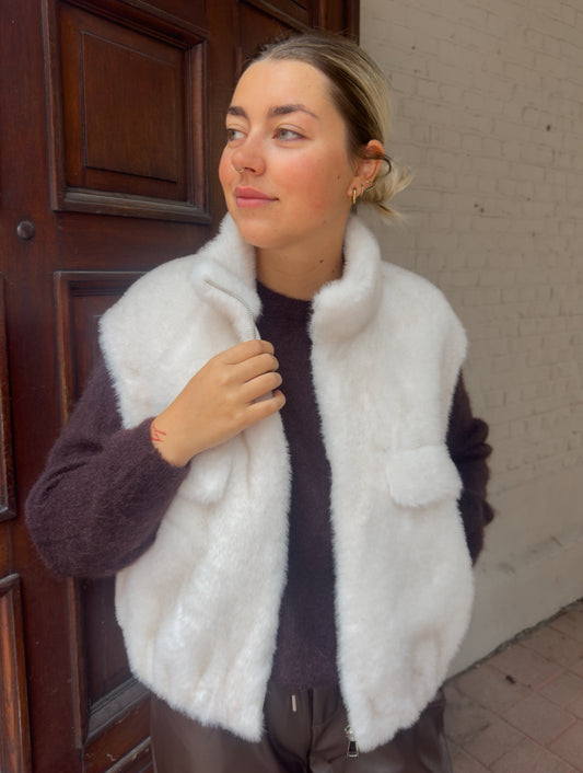 Gigi - faux fur bodywarmer ecru