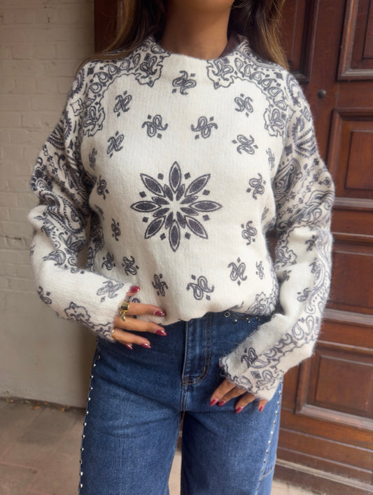 Paisley sweater creme